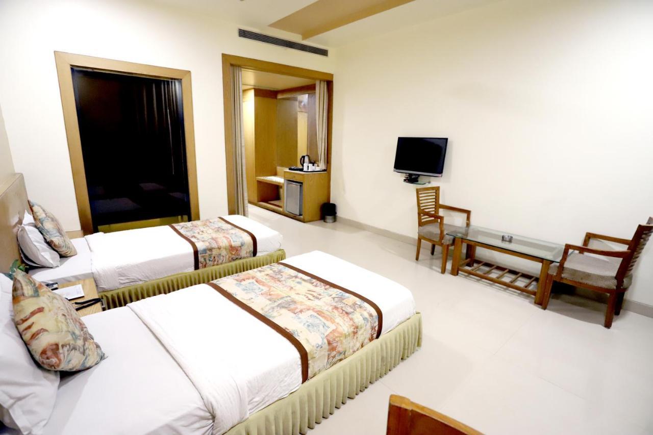 Hotel Blue Pearl بوبال المظهر الخارجي الصورة