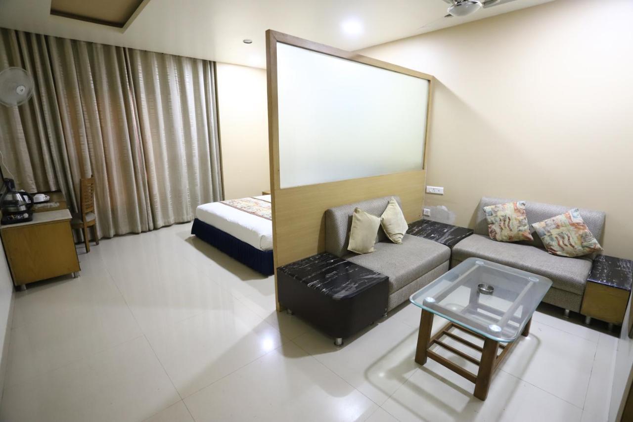 Hotel Blue Pearl بوبال المظهر الخارجي الصورة