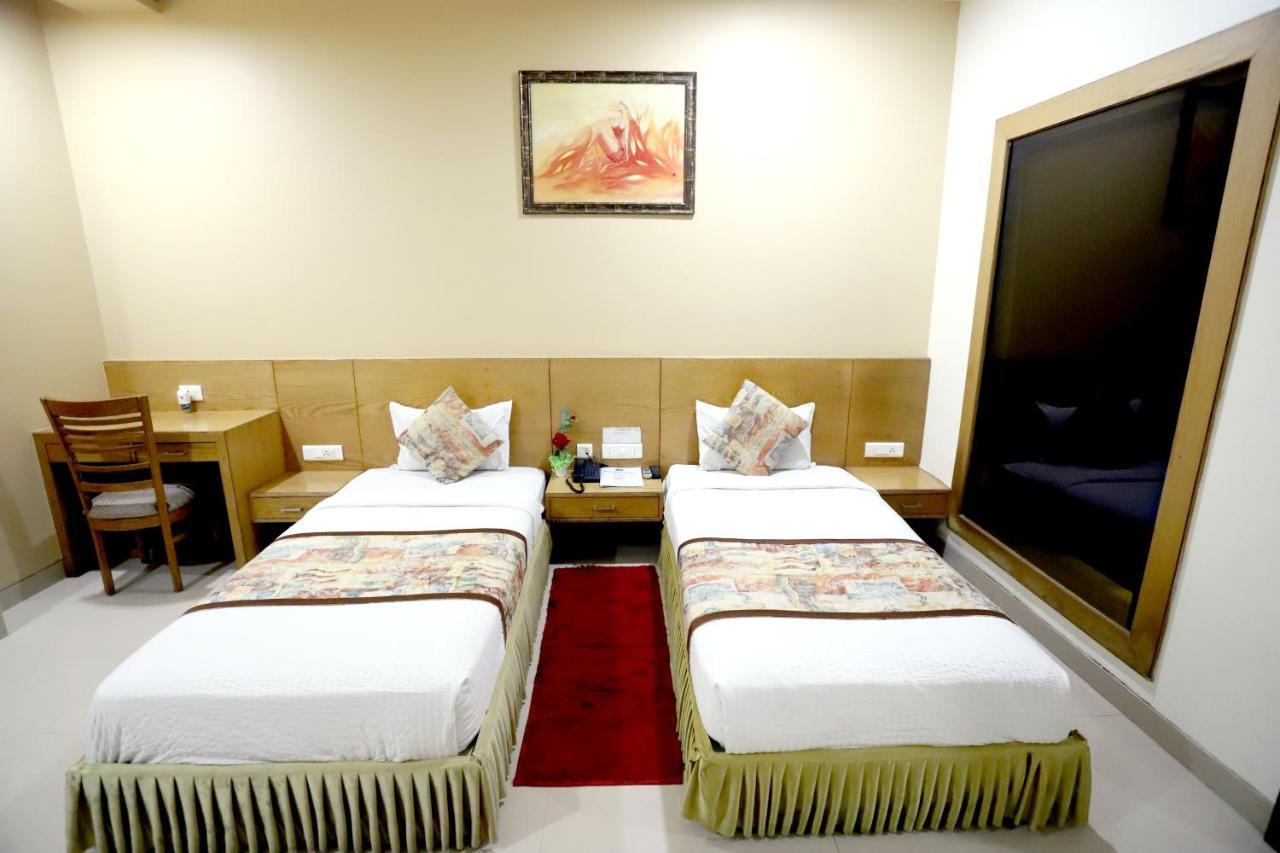 Hotel Blue Pearl بوبال المظهر الخارجي الصورة