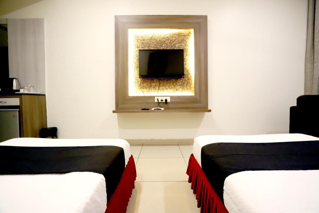 Hotel Blue Pearl بوبال المظهر الخارجي الصورة
