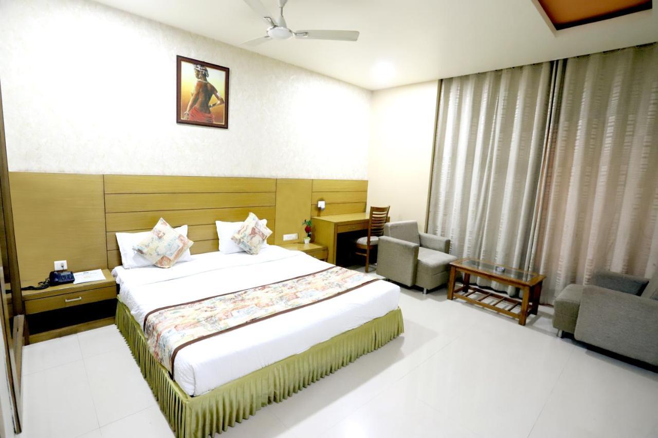 Hotel Blue Pearl بوبال المظهر الخارجي الصورة