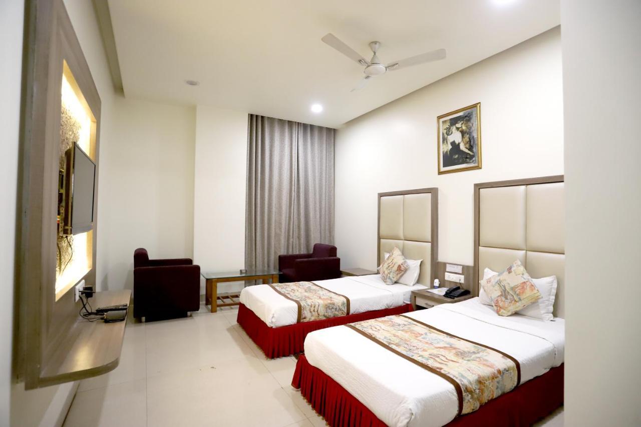 Hotel Blue Pearl بوبال المظهر الخارجي الصورة