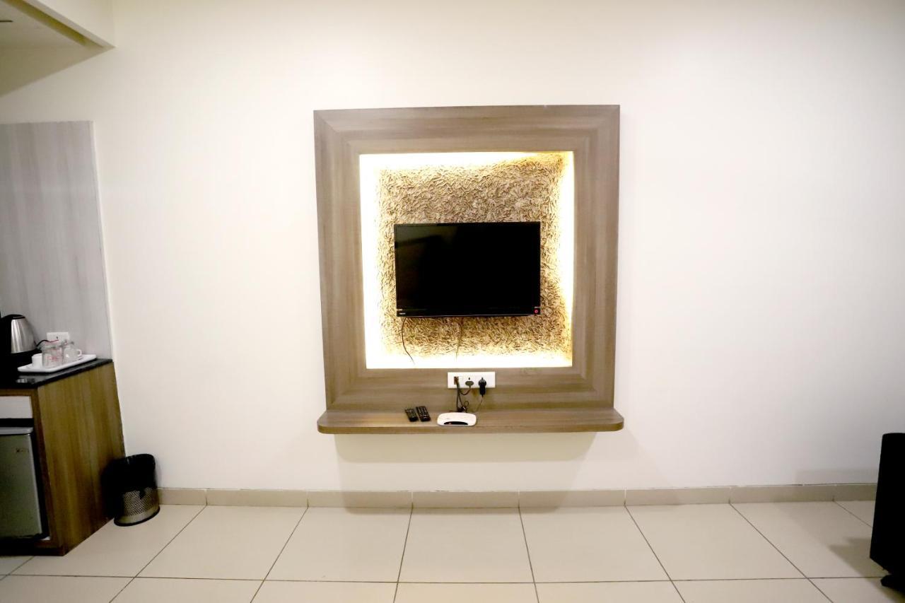 Hotel Blue Pearl بوبال المظهر الخارجي الصورة