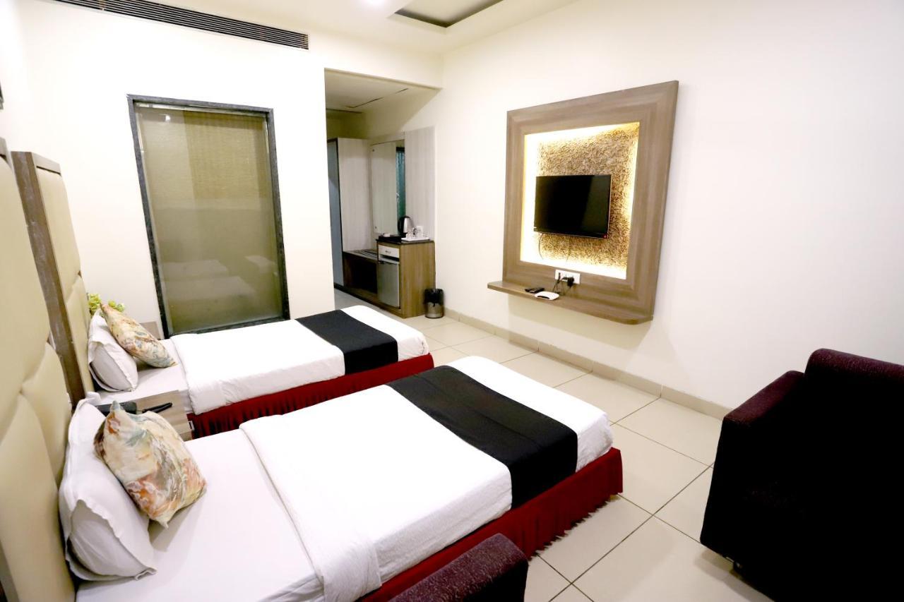 Hotel Blue Pearl بوبال المظهر الخارجي الصورة