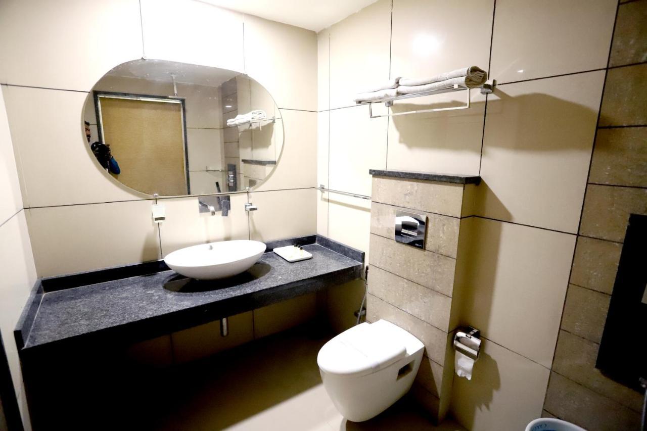 Hotel Blue Pearl بوبال المظهر الخارجي الصورة