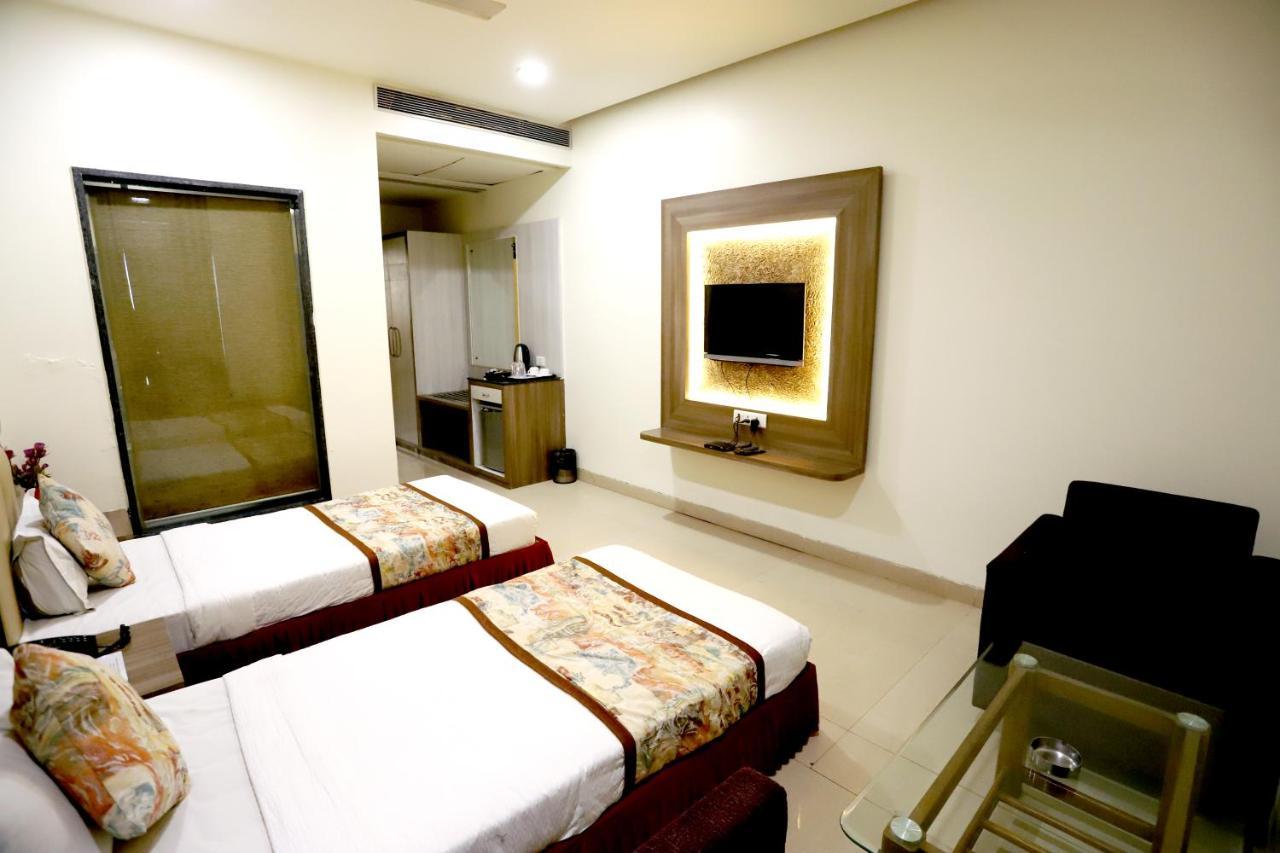 Hotel Blue Pearl بوبال المظهر الخارجي الصورة