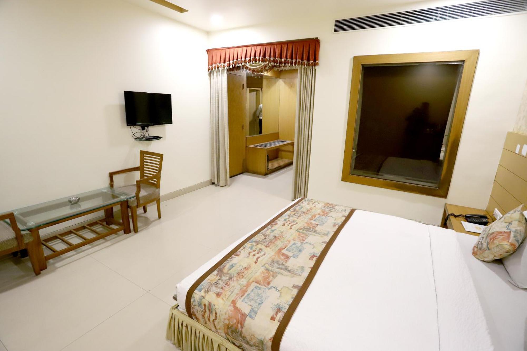 Hotel Blue Pearl بوبال المظهر الخارجي الصورة