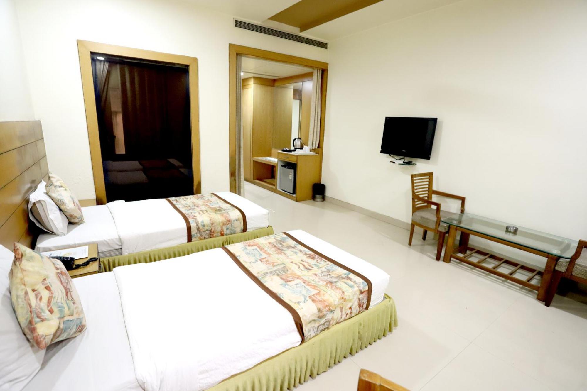 Hotel Blue Pearl بوبال المظهر الخارجي الصورة